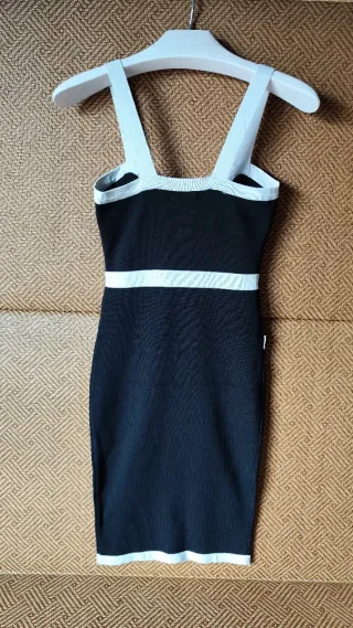 VESTIDO NEGRO Y GRIS