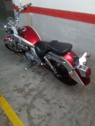 HYOSUNG AQUILA 250 GV Custom Roja