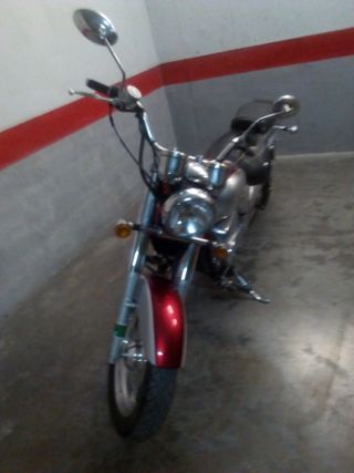 HYOSUNG AQUILA 250 GV Custom Roja