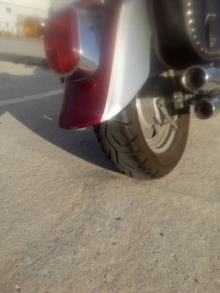 HYOSUNG AQUILA 250 GV Custom Roja