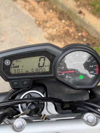 Yamaha FZ6 Naked Negra. 18.000km.  Revisada.