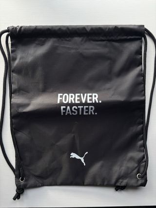 Bolsa Puma Negra FOREVER. FASTER.