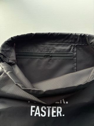 Bolsa Puma Negra FOREVER. FASTER.