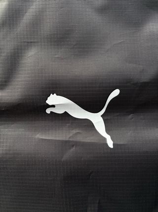 Bolsa Puma Negra FOREVER. FASTER.