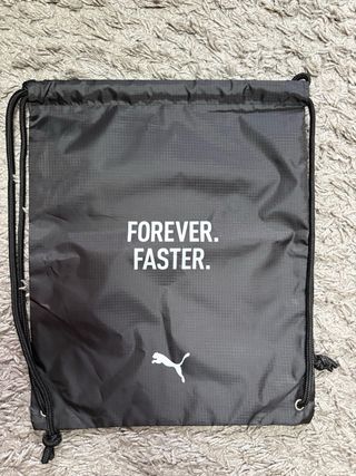 Bolsa Puma Negra FOREVER. FASTER.