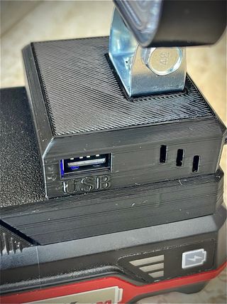 Foco led y puerto USB para baterías parkside.