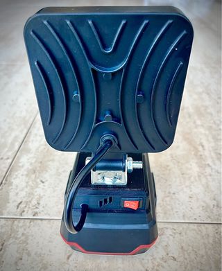 Foco led y puerto USB para baterías parkside.