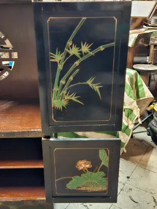 Antica credenza lacca cinese rilievi madreperla