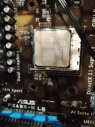 Pc gama baja lote con monitores (No da imagen)