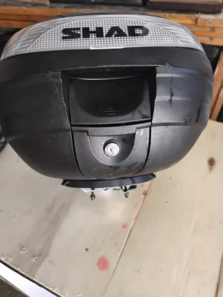 Baúl de moto SHAD