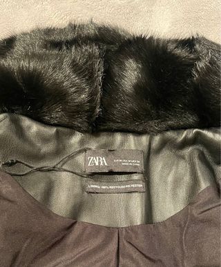 Abrigo pelo corto ZARA negro