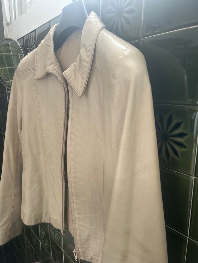 Cazadora napa color crema