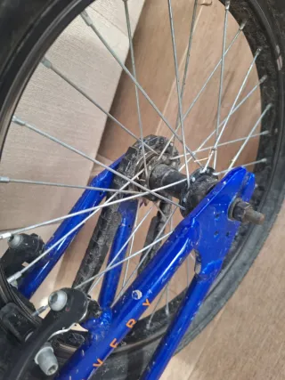 Bicicleta infantil azul