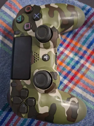Mando PS4 Dualshock 4 Negro y Camuflaje