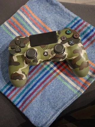 Mando PS4 Dualshock 4 Negro y Camuflaje