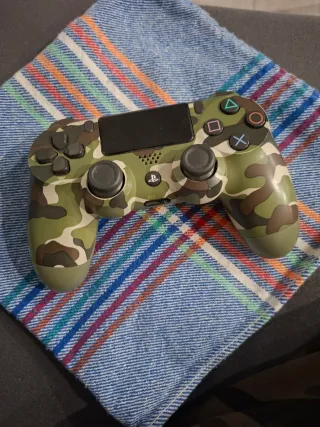 Mando PS4 Dualshock 4 Negro y Camuflaje