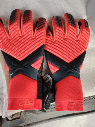Guantes de Portero Rojos y Negros