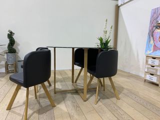 Mesa Comedor Cristal Negra y 4 Sillas