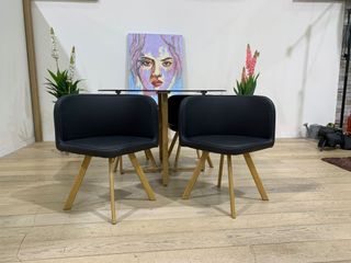 Mesa Comedor Cristal Negra y 4 Sillas