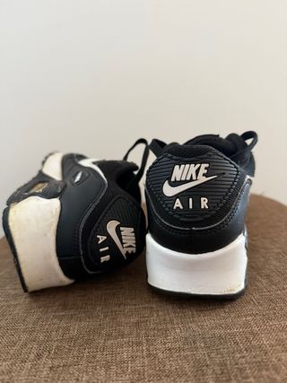 Scarpe Nike Air Max nere e bianche