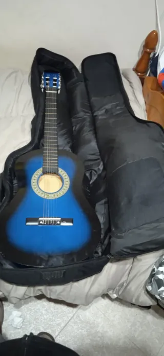 Guitarra para niño azul con funda