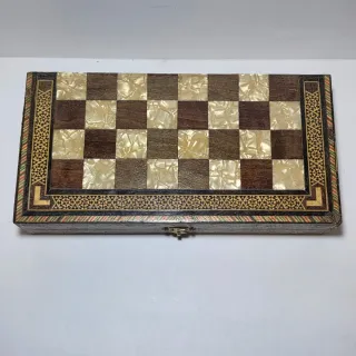 Vecchia scacchiera in madreperla e intarsi  legno