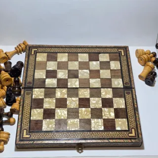 Vecchia scacchiera in madreperla e intarsi  legno