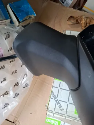 RENAULT CAPTUR II retrovisor izquierdo NUEVO