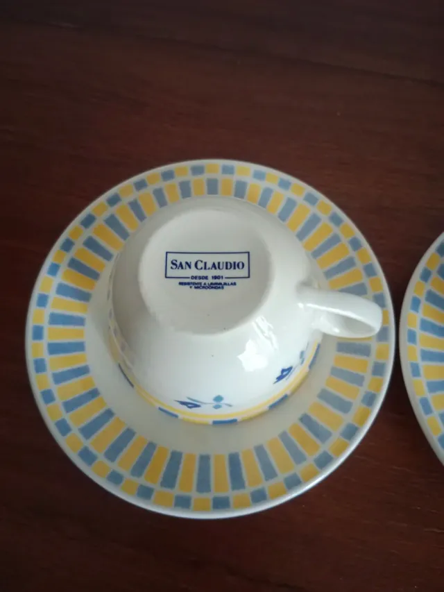 Juego de 2 tazas y platos de café. San Claudio.