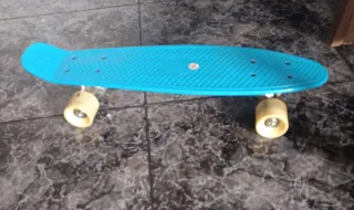 Monopatín azul para niños