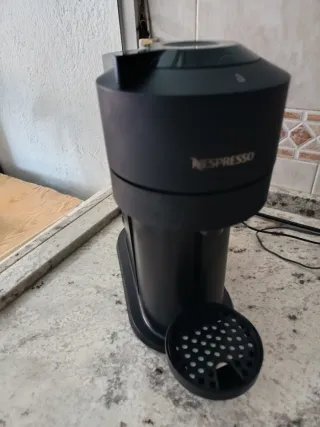 Cafetera Nespresso Negra