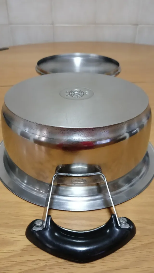 Olla AMC 20x8 cm.         Segunda generación