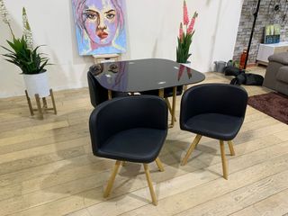 Mesa Comedor Negra y 4 Sillas Teka
