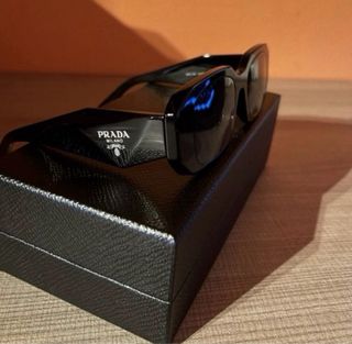 Gafas de sol Prada negras