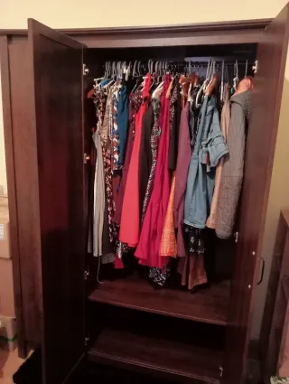 Armario Ikea Brusali marrón 3 puertas espejo