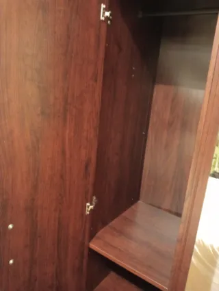 Armario Ikea Brusali marrón 3 puertas espejo