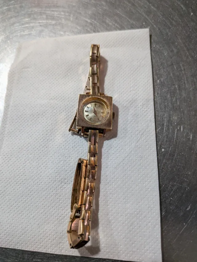 Reloj Festina señora funcionando