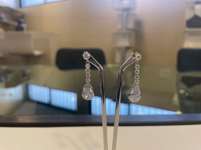 Pendientes Oro Blanco 18K Circonitas