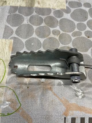 Estribera moto campo