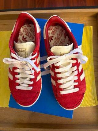 Zapatillas Adidas Rojas y Blancas Talla [Talla]