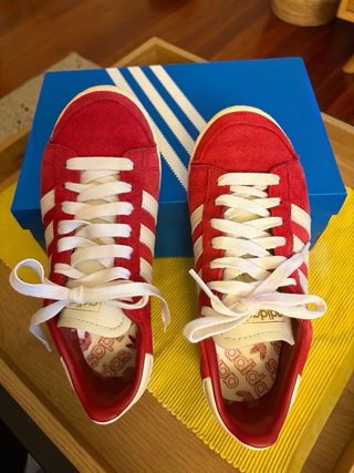 Zapatillas Adidas Rojas y Blancas Talla [Talla]