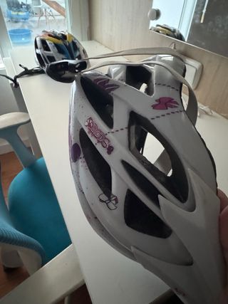 Casco de bici Scott blanco con flores