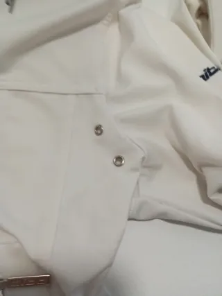 Sudadera con capucha blanca Mito