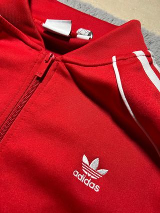 ⭐ Adidas Originals Roja – Track Jacket Icónica