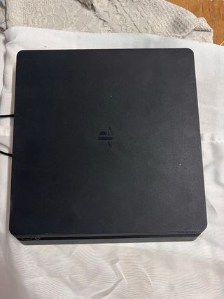 Play 4 500GB de menoria con mando y juegos