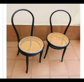 Juego de 2 sillas de madera y ratán