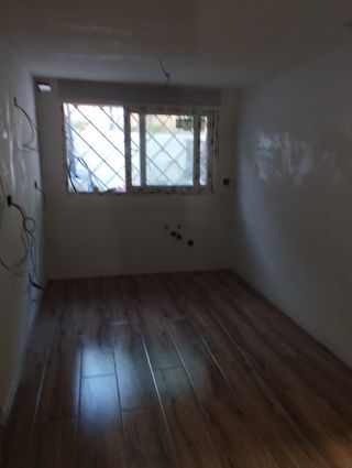 Instalación de tarima y puertas interiores