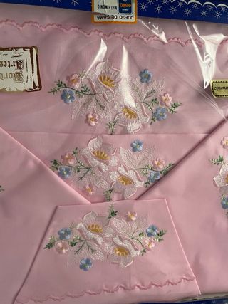 Juego de cama matrimonio bordado