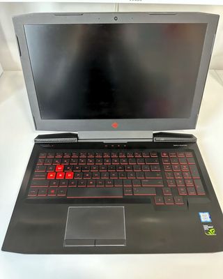 Portátil HP Omen Gaming Negro/Rojo con cargador
