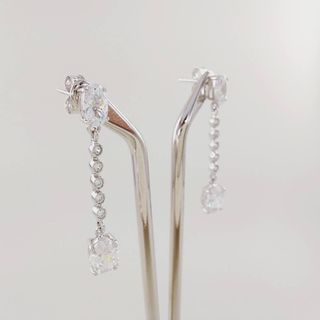 Pendientes Oro Blanco 18K con Circonitas